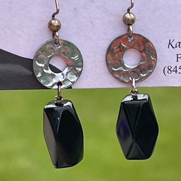 Stoned International Black Onyx Dangle Earrings 🌺 - Picture 4 of 15